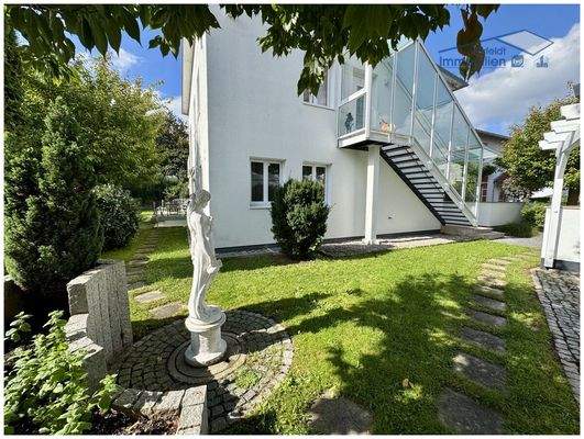 Hochwertig angelegter Garten