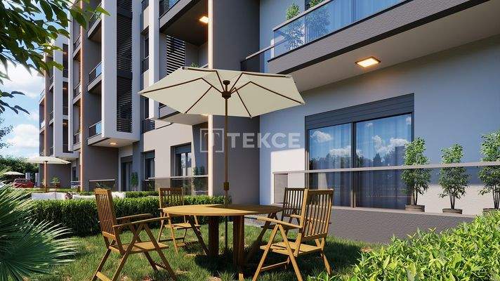 South-Facing Apartments in a Complex with Pool in Antalya Altıntaş