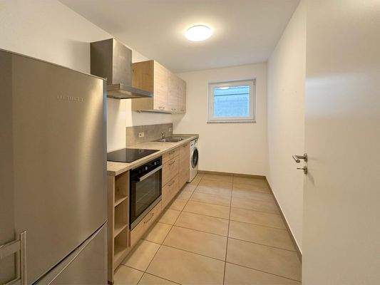 Küche mit Einbauküche