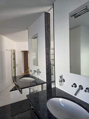 Waschbecken großes Badezimmer