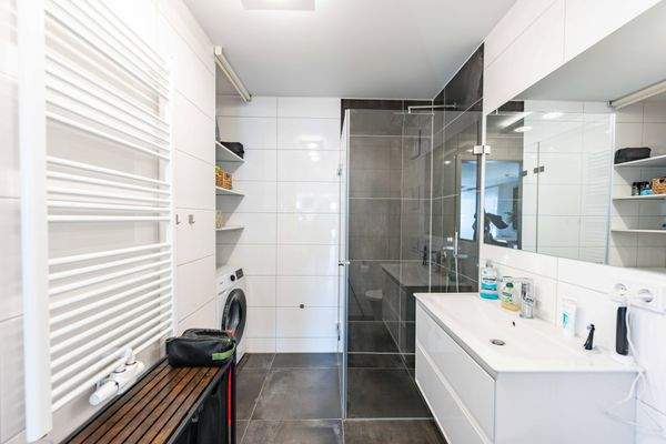 Badezimmer (Dusche+WM)