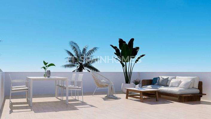 Stylish Houses with Pools Near the Beach in La Zenia Orihuela