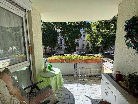 Balkon Südausrichtung mit Blick ins Grüne