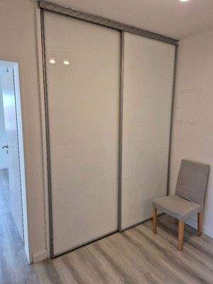 Stauraum mit Schiebetüren