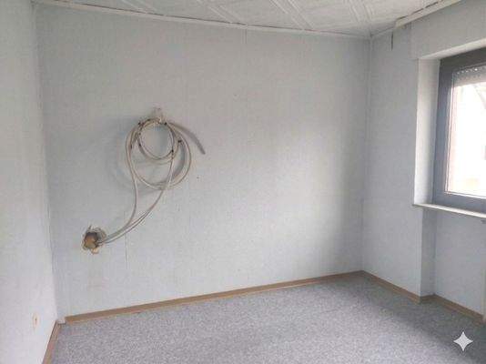 Schlafzimmer OG mit neuem Kabelstrang zwecks modernisierung