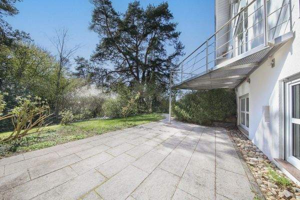 Südterrasse und Südbalkon