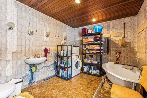 Badezimmer (Whg. Hochparterre)