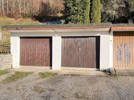 Einzelgarage mit Stromansch...