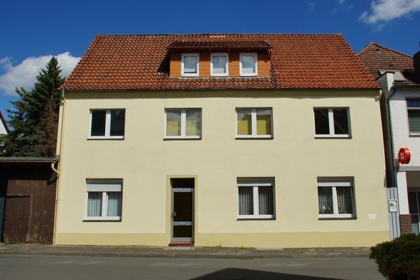 Wohnhaus mit ca. 245 m² Wfl.