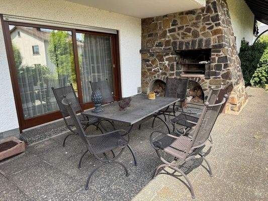 Terrasse mit Außenkamin