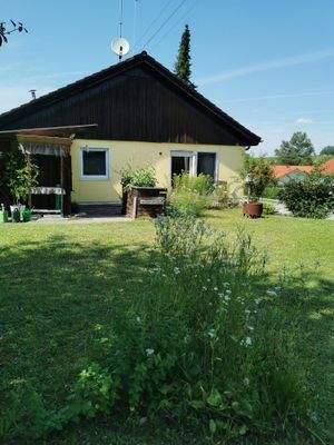 Seitenansicht Garten Terrasse