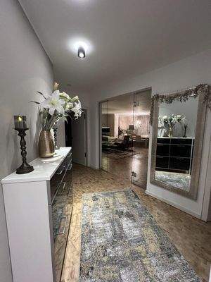 Diele Blick ins Wohnzimmer