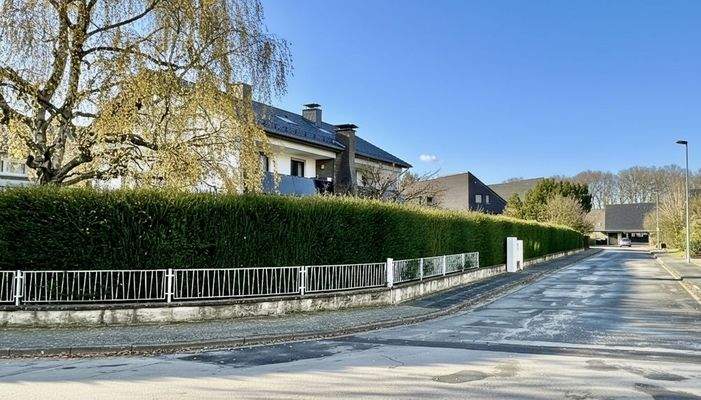 Großes Baugrundstück