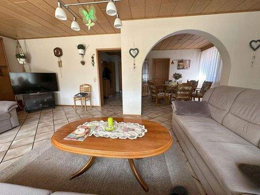 Wohnzimmer mit Essecke