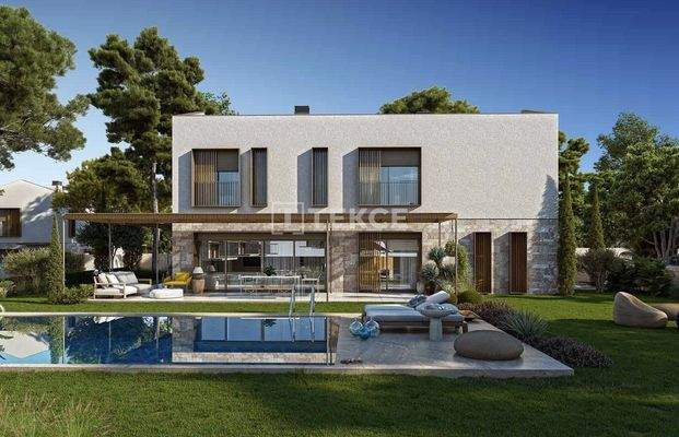 Elegant Villas in a Complex Near Beaches in İzmir Çeşme