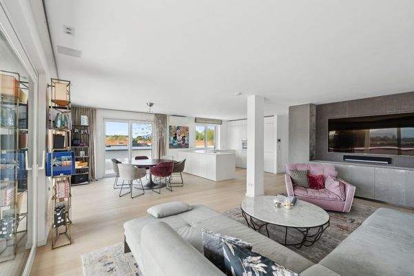 Der Wohn-/Essbereich mit ca. 58 m² 