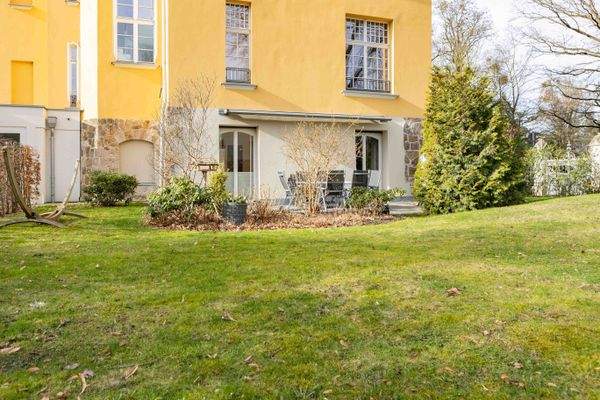 Garten + West-Terrasse + Grillplatz