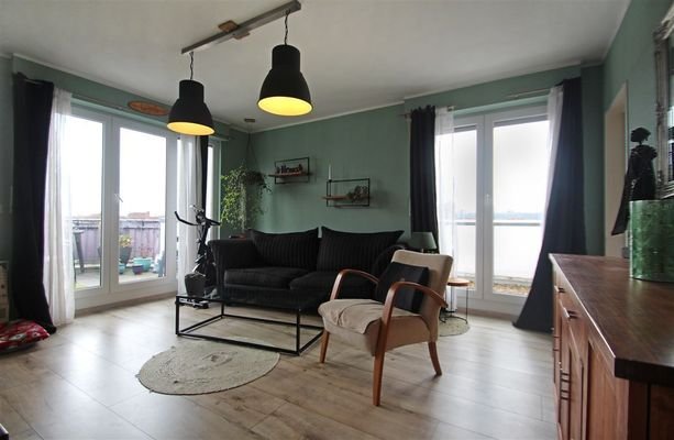 Whg. 8 Wohn- und Esszimmer
