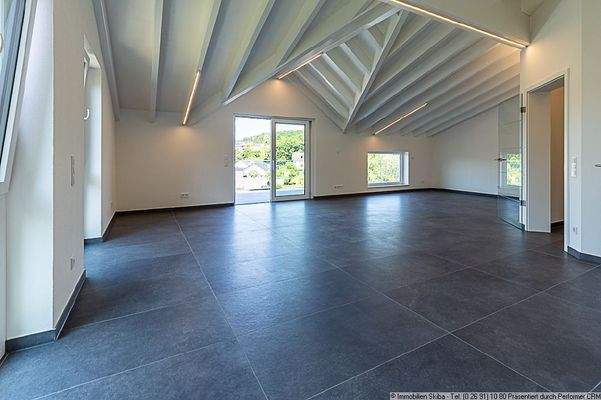 offener Wohn- und Essbereich