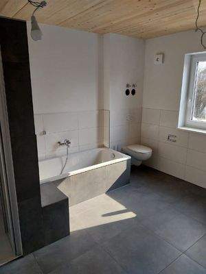 Bad mit Wanne   Dusche