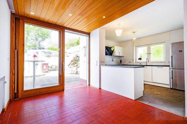 Wohnung 2: Küchen- und Essbereich