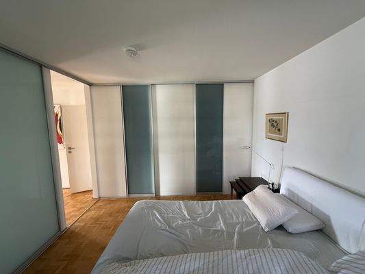 Schafzimmer mit Einbauschrank