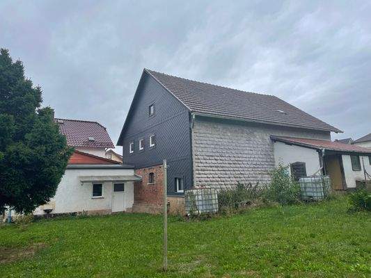 Scheune Außenansicht mit hinteren Anbauten