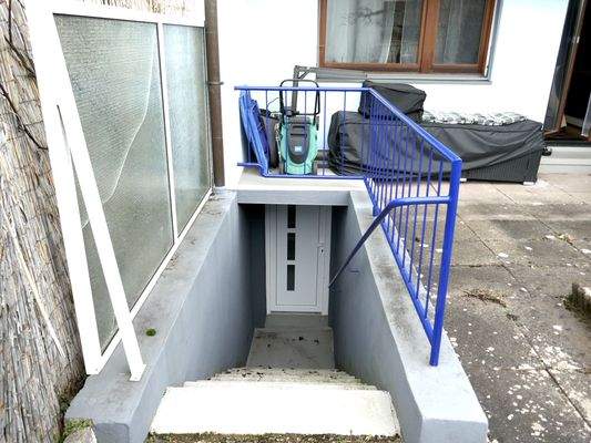 Kelleraufgang vom Garten NEU