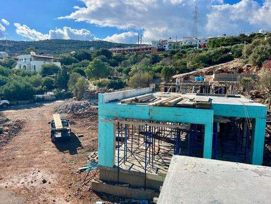 Kreta, Ammoudara: Geräumige, zweistöckige Villa mit Aussicht und Swimmingpool zu verkaufen