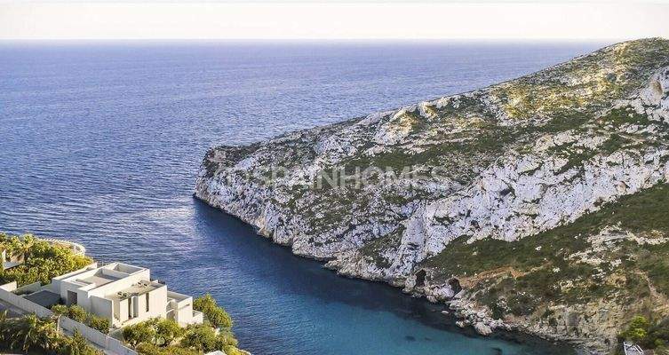 5-Bedroom Property with Stunning Sea Views in Javea Alicante