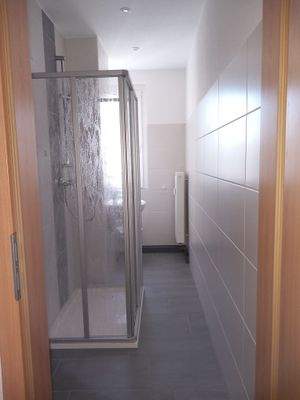 WMW 28 d EG links Bad mit Dusche