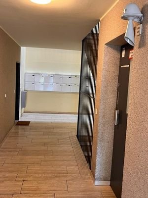 Treppenhaus Zugang Aufzug