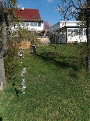 Sommerhaus und Garten.jpg