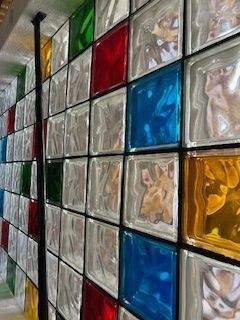 Wand aus Glasbausteine