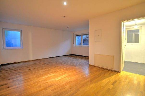 Arbeitszimmer mit Badezimmer