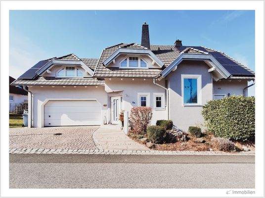 144-2025 Straßenseite 2.jpg