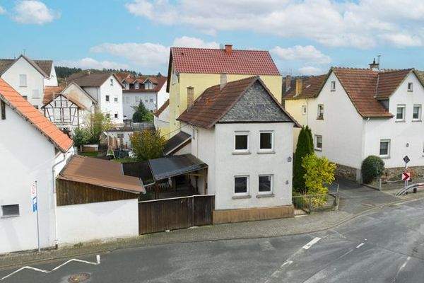 Drohne_Haus mit Scheune_Front