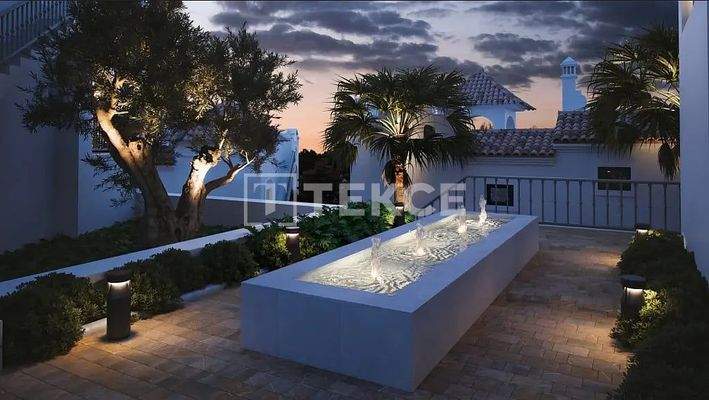 Townhouses in Estepona with Exclusive Pools and Gardens