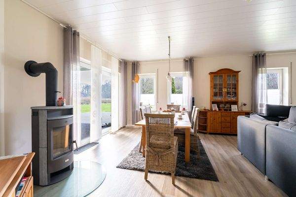 Essbereich mit Kamin