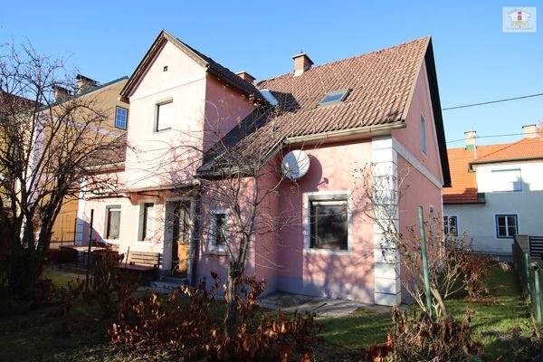 Schönes 135m² Wohnhaus mit schönen idylischen 423m² Hofgrundstück