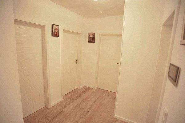 Fi2-Fotos-VK044 Flur OG.JPG