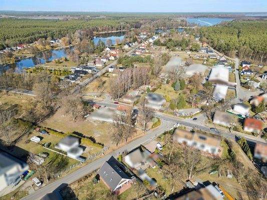 Luftbild in Richtung Wasser