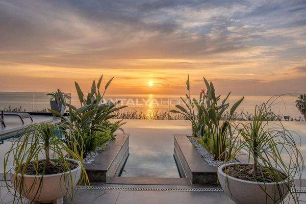 2-Bedroom Apartment in Alanya with Pool and Gym Access