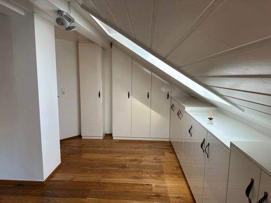 WhatsApp Image 2025-11-26 at 17.52.02 (1).jpeg