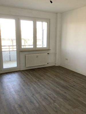 4 Wohnzimmer 