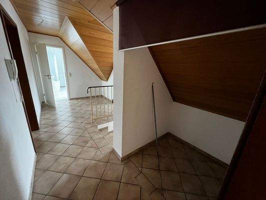 Abstellbereich und Flur