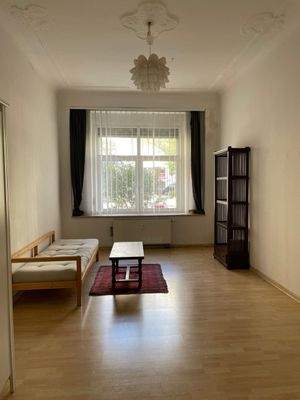 mittleres Zimmer zur Strassenseite