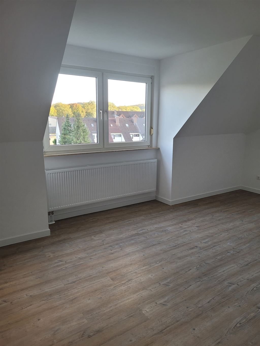 159.03 Schöne 3 ZKB Wohnung, Bornhof 6 in 37247 Großalmerode. Besichtigung: Mo-Fr um 15:00 outlet Uhr.