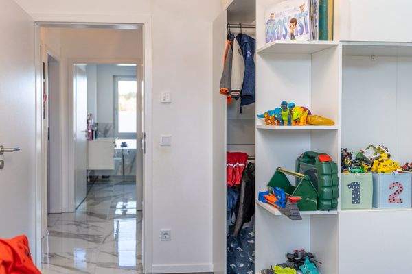 Neues und Nachhaltiges Einfamilienhaus mit geschmackvoller Ausstattung im Neubaugebiet.