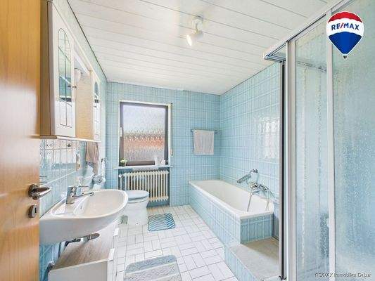RE/MAX Immobilien DeLux Einfamilienhaus Merzig-Besseringen Badezimmer